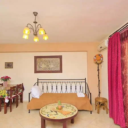 شقة فندقية Sossinola 3*